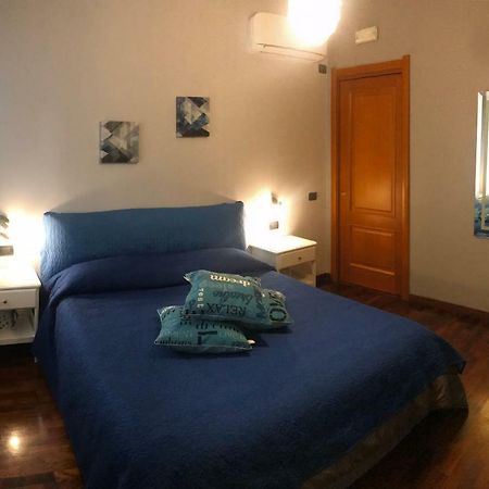 Casa Via Dei Fiorentini Наполи Екстериор снимка