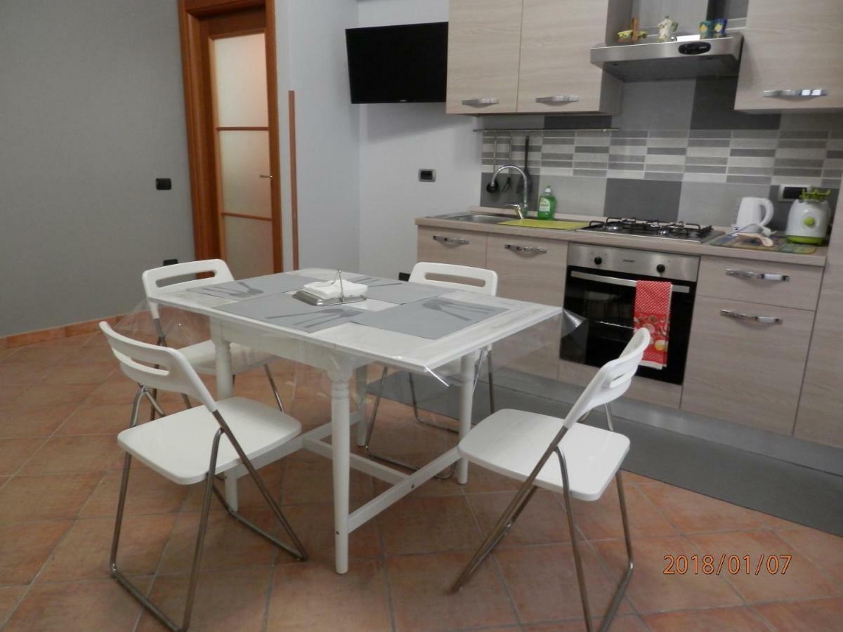 Casa Via Dei Fiorentini Наполи Екстериор снимка