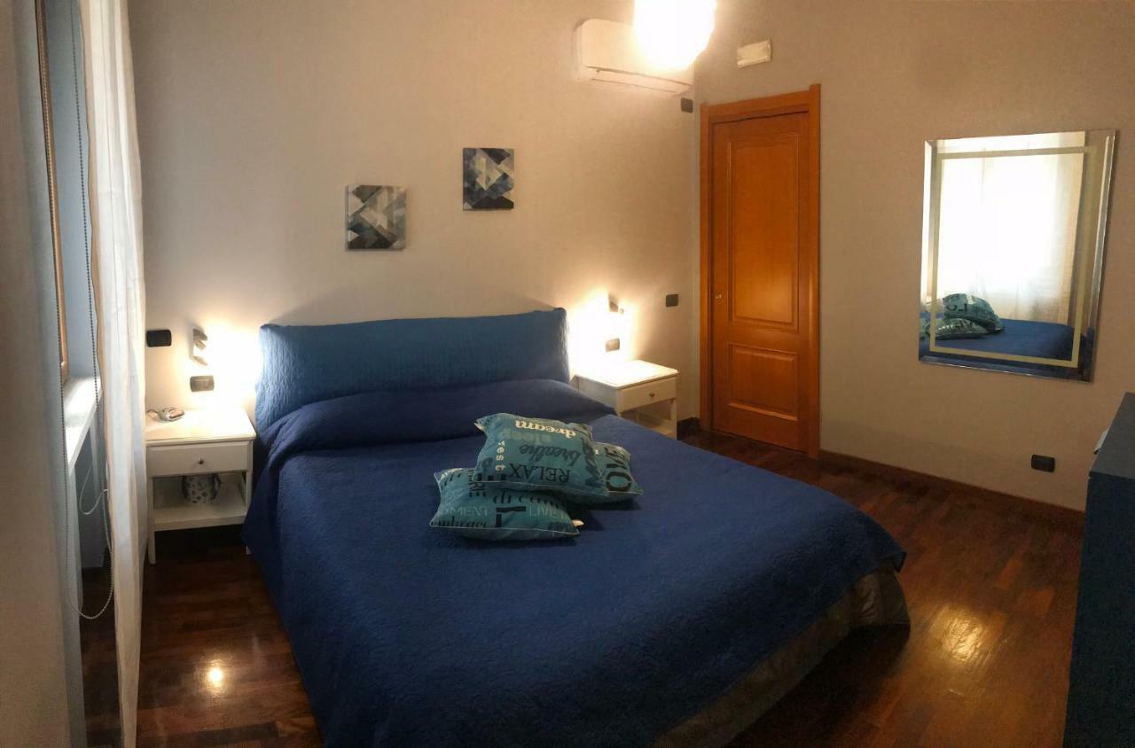 Casa Via Dei Fiorentini Наполи Екстериор снимка